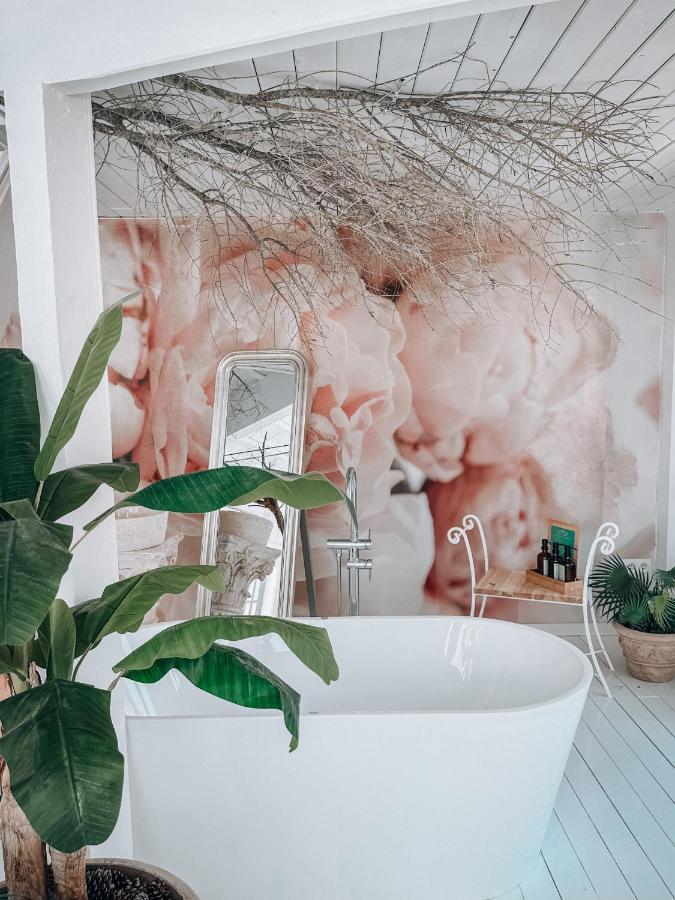 Suite Con Jacuzzi Canyelles  Esterno foto